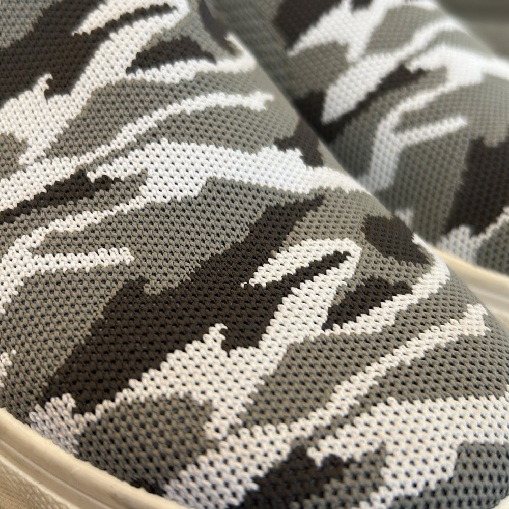 Steve Madden Maygee Women's Camouflage Slip On Sneakers Size 9 🩶🤍🖤 - Picture 10 of 11